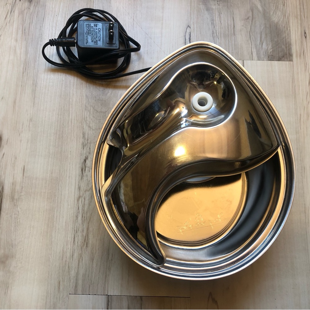 Pioneer Pet Stainless Steel Fountain and New Unopened 15 Replacement Filters - Picture 13 of 17